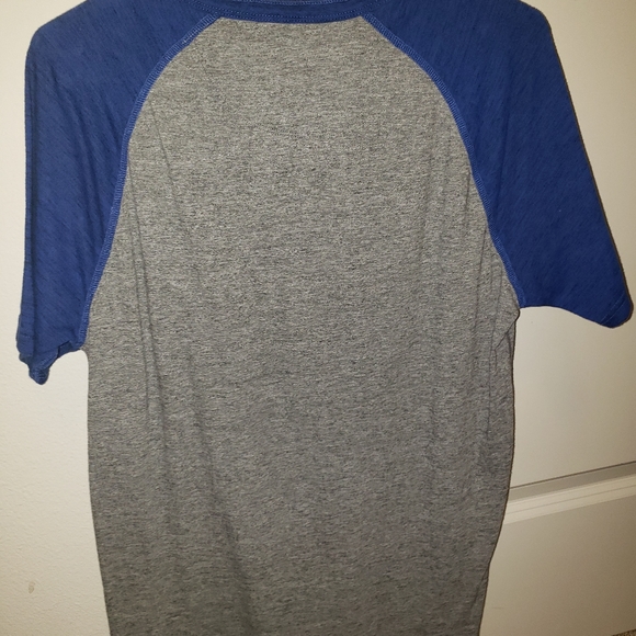 American Eagle T-Shirt - Picture 3 of 3